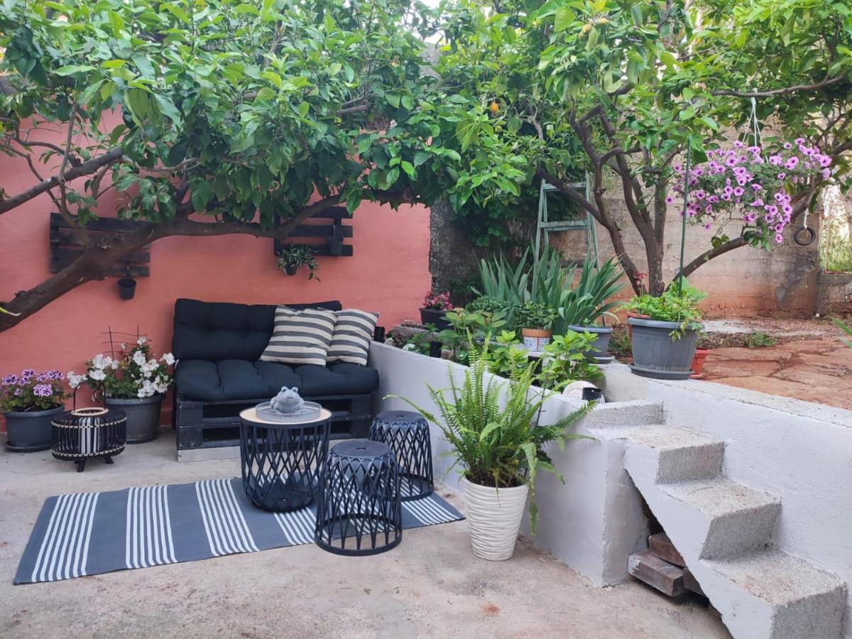 Apartment With Garden Vela Luka Exterior photo